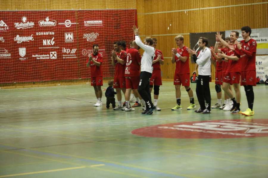 Herren gewinnen direktes Duell!