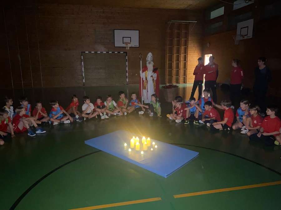 Nikolaus zu Besuch bei den Jugendmannschaften